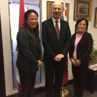 Discussing workers' compensation issues with Richmond MPP Dr Reza Moridi, 2018 Chinese Injured Worker Group members meet Richmond Hill MPP Dr Reza Moridi, April 2018, to dicuss workers' compensation issues